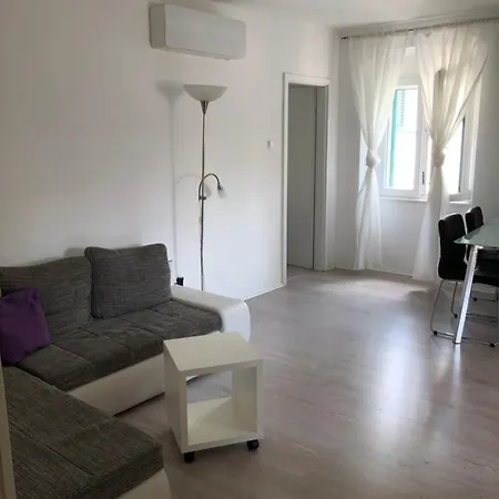 Saint Jacques Apartment