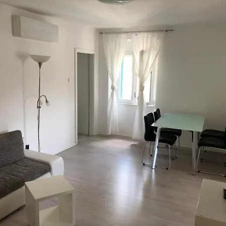 Apartment Saint Jacques *